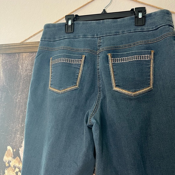Westbound Medium Wash Blue Pull On Rhinestone Pocket Stretch Jeans Sz 10 Short - Picture 5 of 10